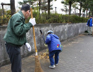 力を合わせてお掃除！