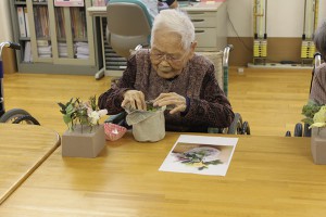 お手本を見ながら、あとはご入居者のセンスの見せ所です！