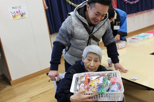 懐かしの駄菓子を思わず大人買い！