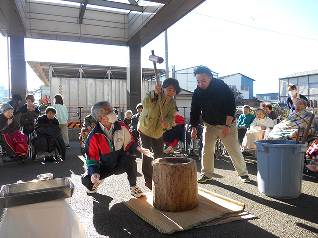 12月の風物詩 餅つき に参加しました デイサービス むさしの園news